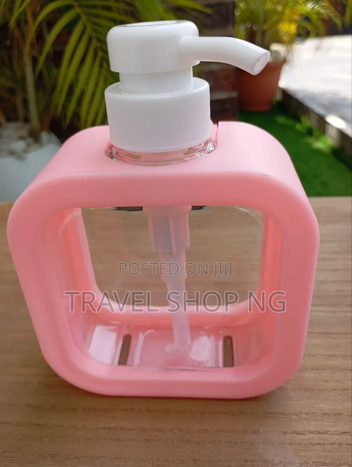 Transparent Dispensing Hand Soap / Lotion Dispenser