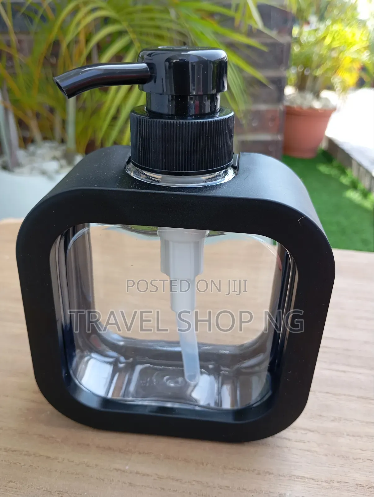 Transparent Dispensing Hand Soap / Lotion Dispenser