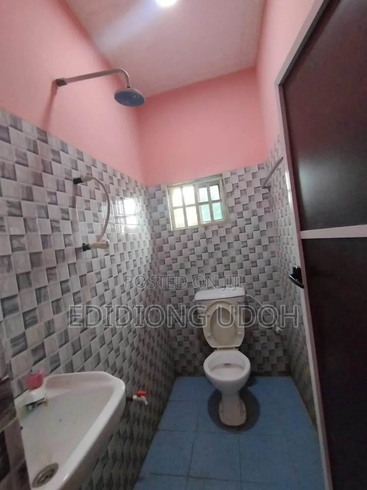 6bdrm Duplex in Ewet Housing Estate, for sale