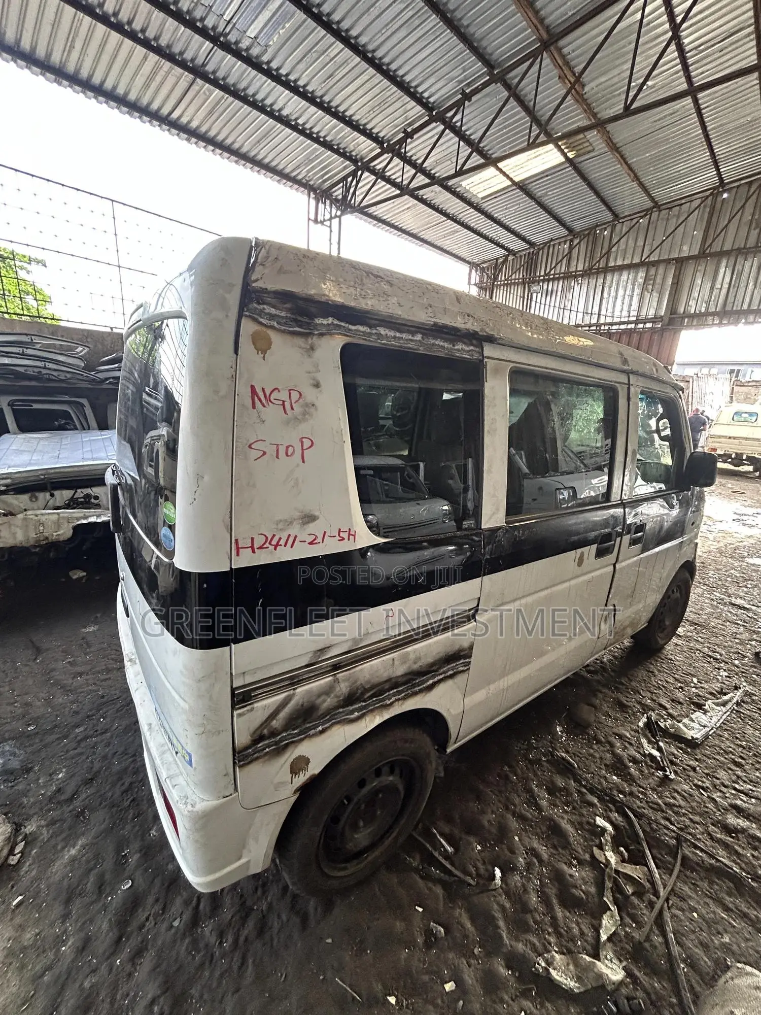 Suzuki APV Minibus 2013 White