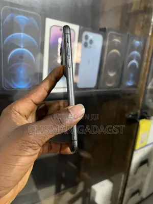 Apple iPhone 11 64 GB Black