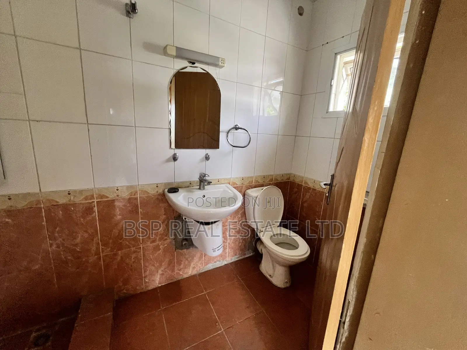 3bdrm Apartment in 300 Wuse 2 for rent
