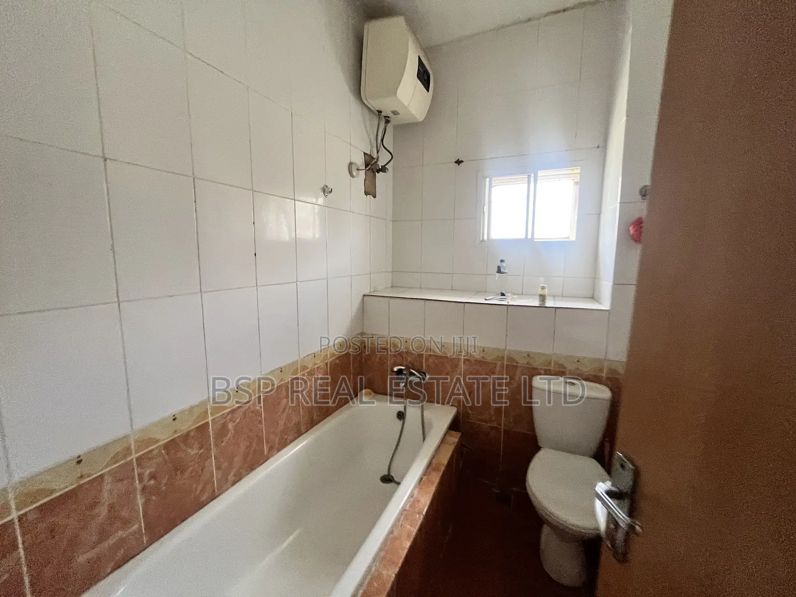 3bdrm Apartment in 300 Wuse 2 for rent