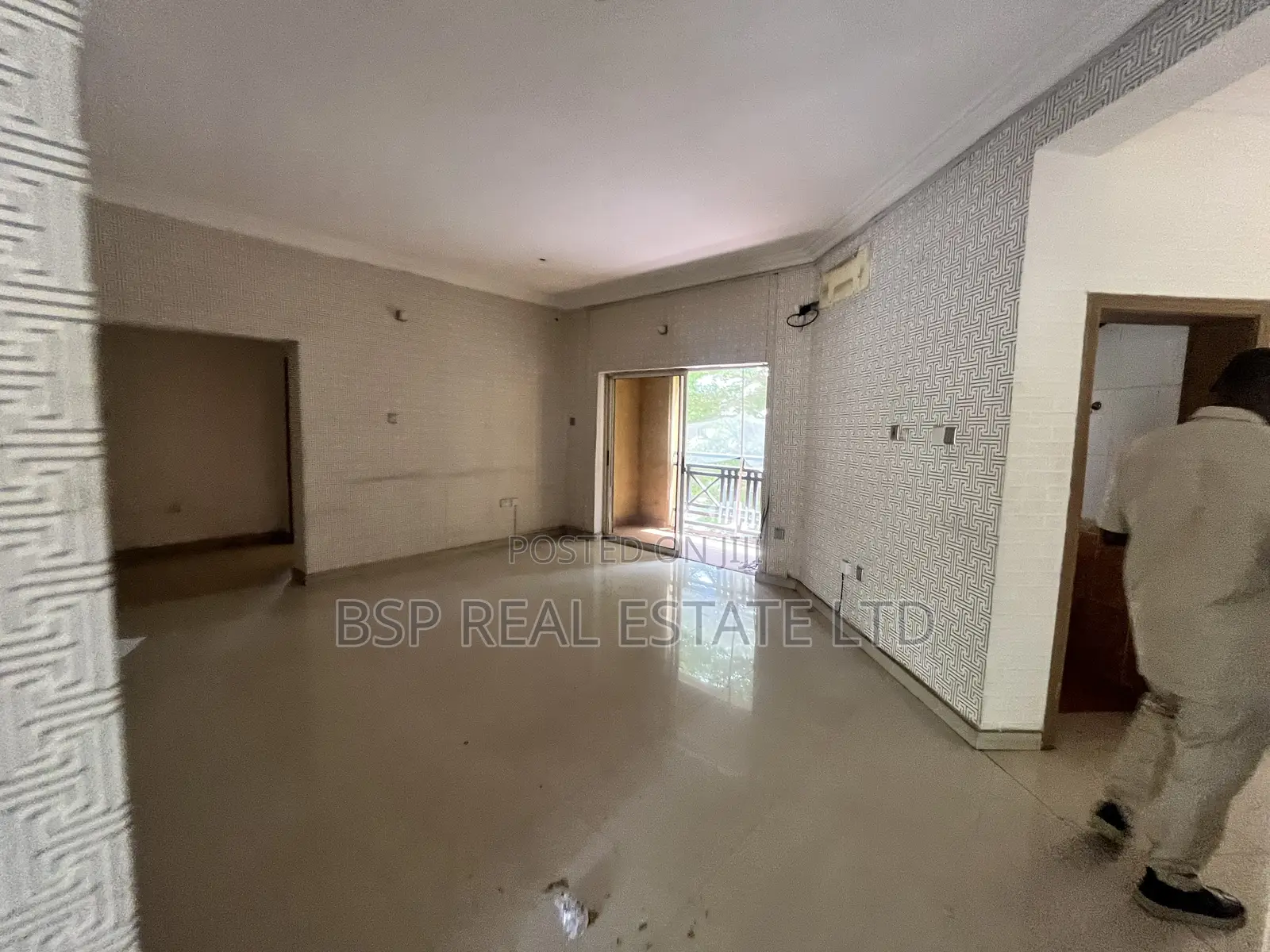3bdrm Apartment in 300 Wuse 2 for rent