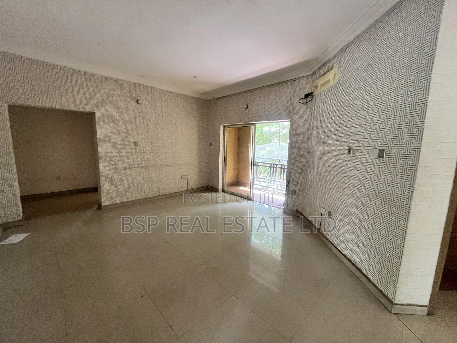 3bdrm Apartment in 300 Wuse 2 for rent