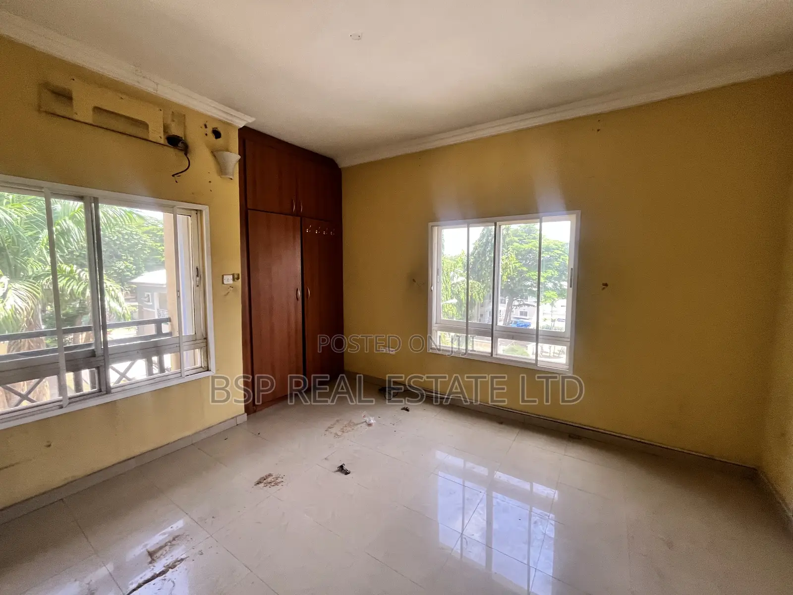 3bdrm Apartment in 300 Wuse 2 for rent