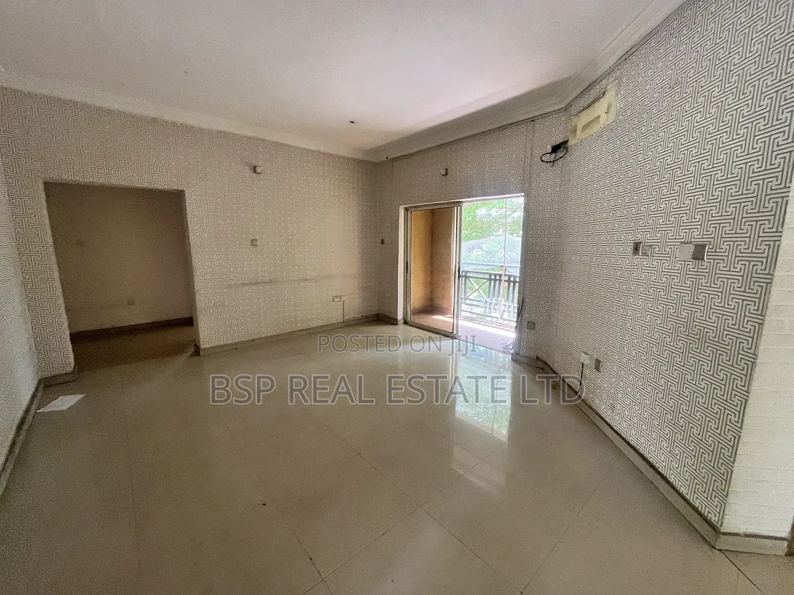3bdrm Apartment in 300 Wuse 2 for rent