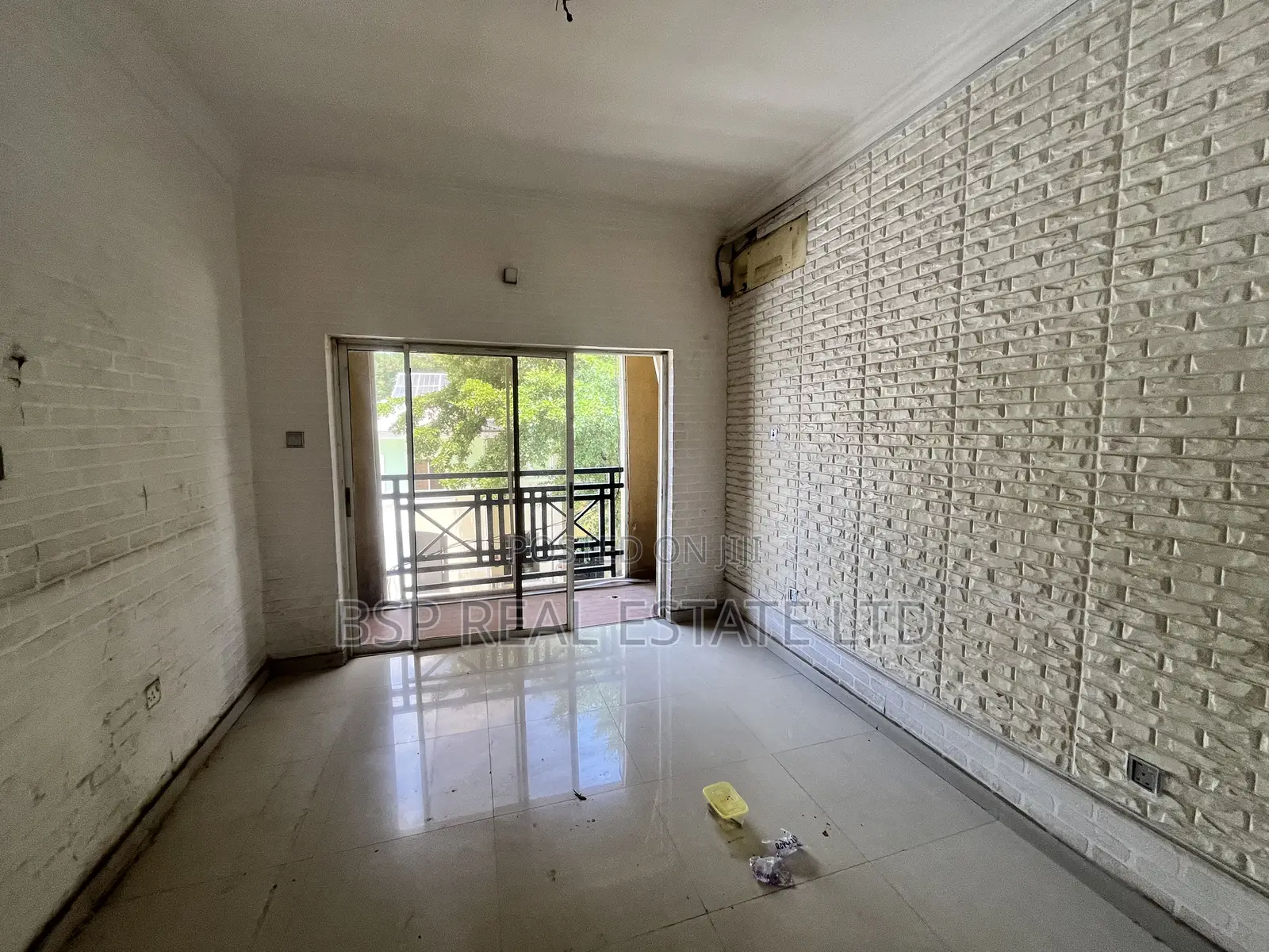 3bdrm Apartment in 300 Wuse 2 for rent