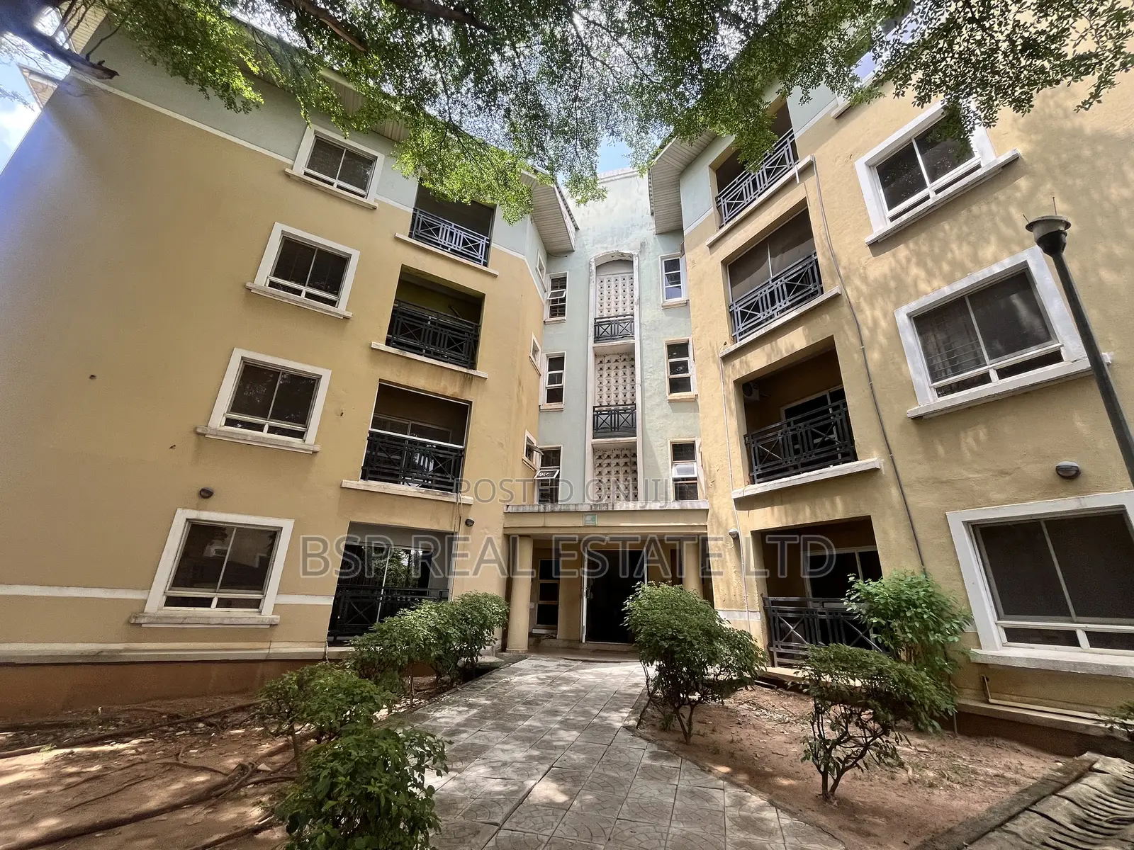 3bdrm Apartment in 300 Wuse 2 for rent