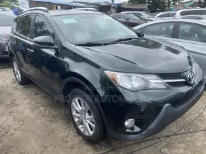 Toyota RAV4 XLE AWD (2.5L 4cyl 6A) 2013 Green