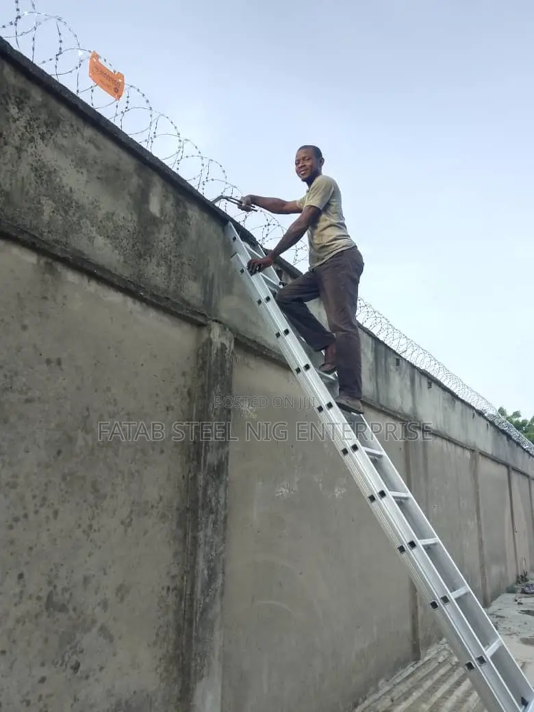 Quality Anti Rust Galvanise Razor Barb Wire