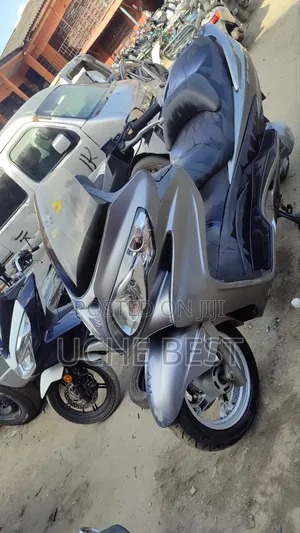Suzuki Burgman 2017