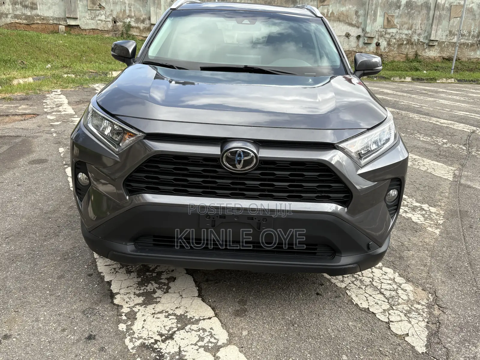 Toyota RAV4 XLE AWD 2020 Gray