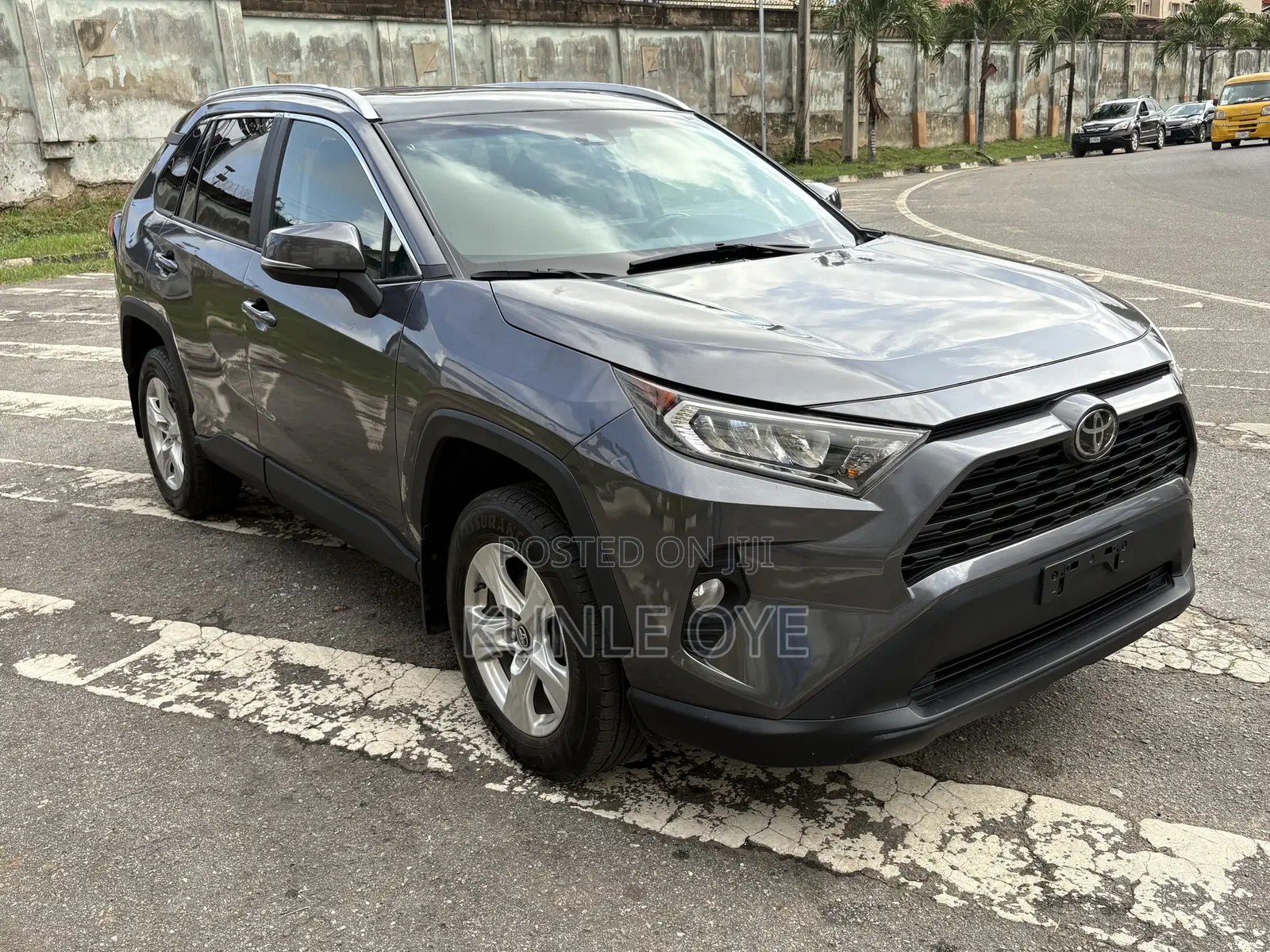 Toyota RAV4 XLE AWD 2020 Gray