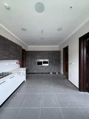 Furnished 4bdrm Maisonette in Banana Island for sale