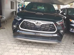 Toyota Highlander 2022 Black