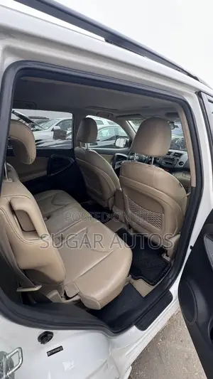 Toyota RAV4 3.5 Limited 2010 White