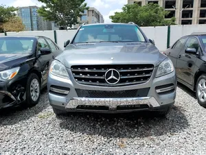 Photo - Mercedes-Benz M Class ML350 4dr SUV (3.5L 6cyl 7A) 2015 Gray