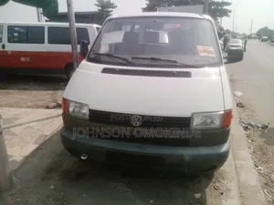 Volkswagen Transporter 2000 White