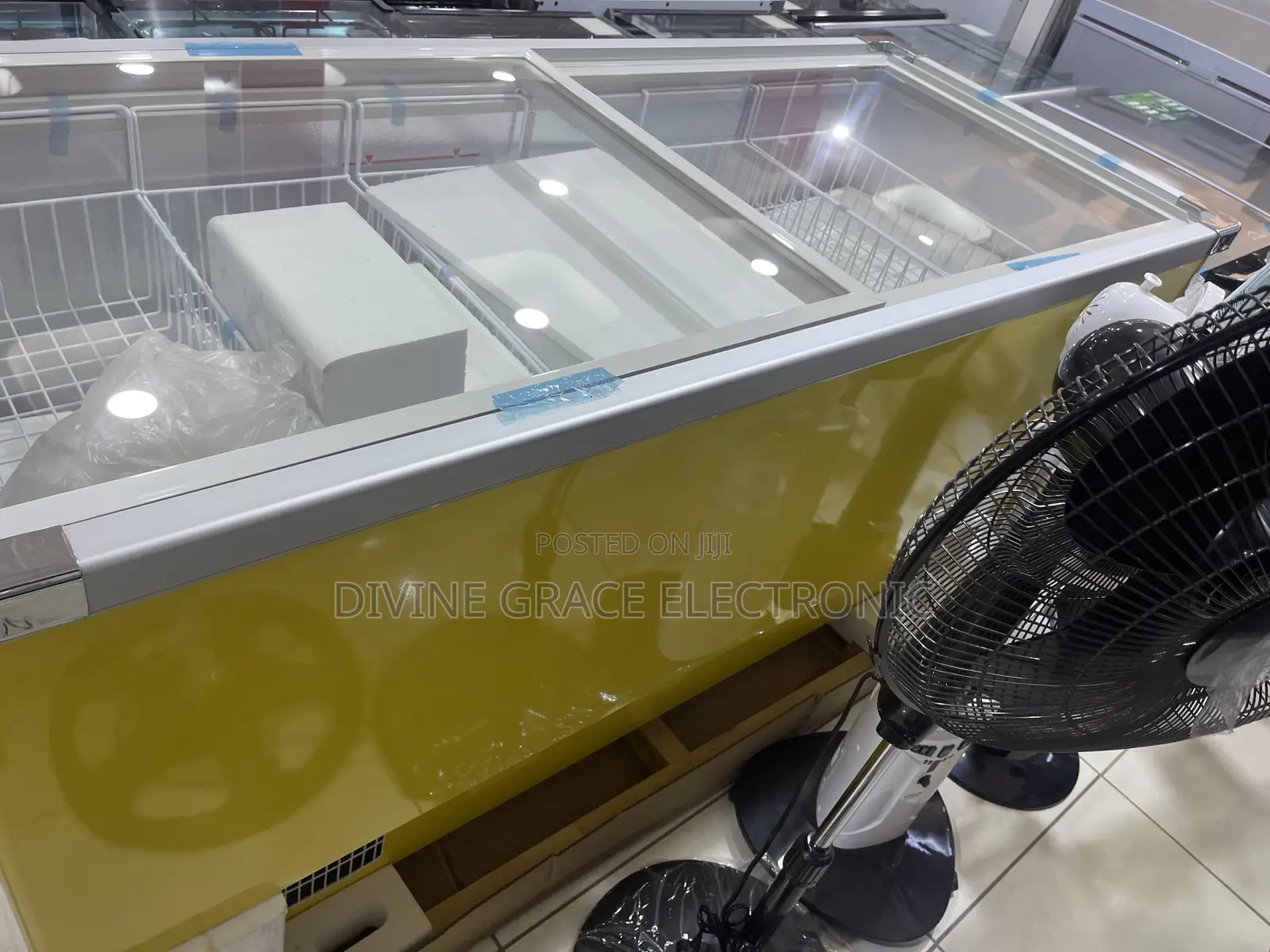 516 Litres Omaha Showcase Displayyy Freezer