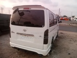 Toyota HiAce 2011 White