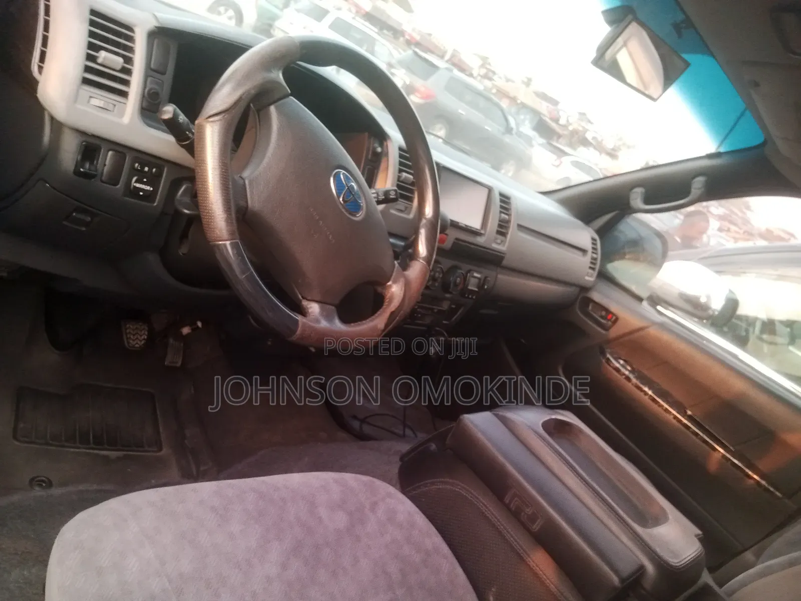 Toyota HiAce 2011 White
