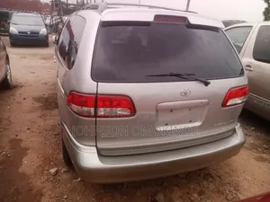 Toyota Sienna XLE 2002 Silver