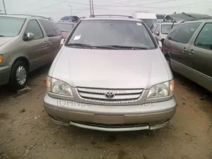 Toyota Sienna XLE 2002 Silver