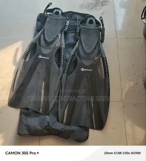 Drivers Fins With Plastic Buckle