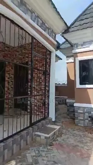 5bdrm House in Benin City for sale