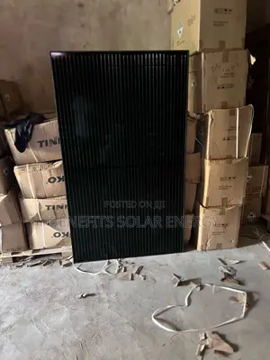 355w All Black Longi Halfcut Panel