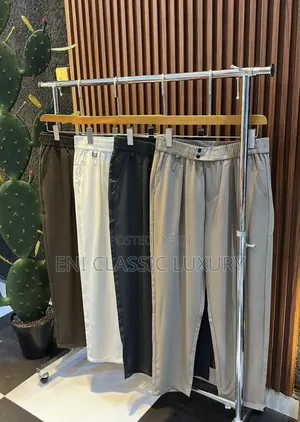 Photo - Top Quality Luxury Cargo Pants 👖 Trousers Well Branded