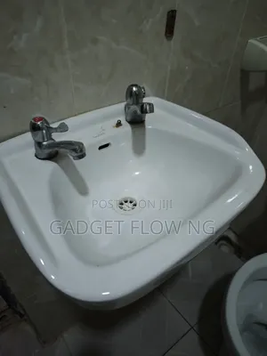 Twyford Wash Hand Basin