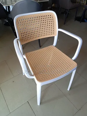 Quality Plastic Eatery Chairs