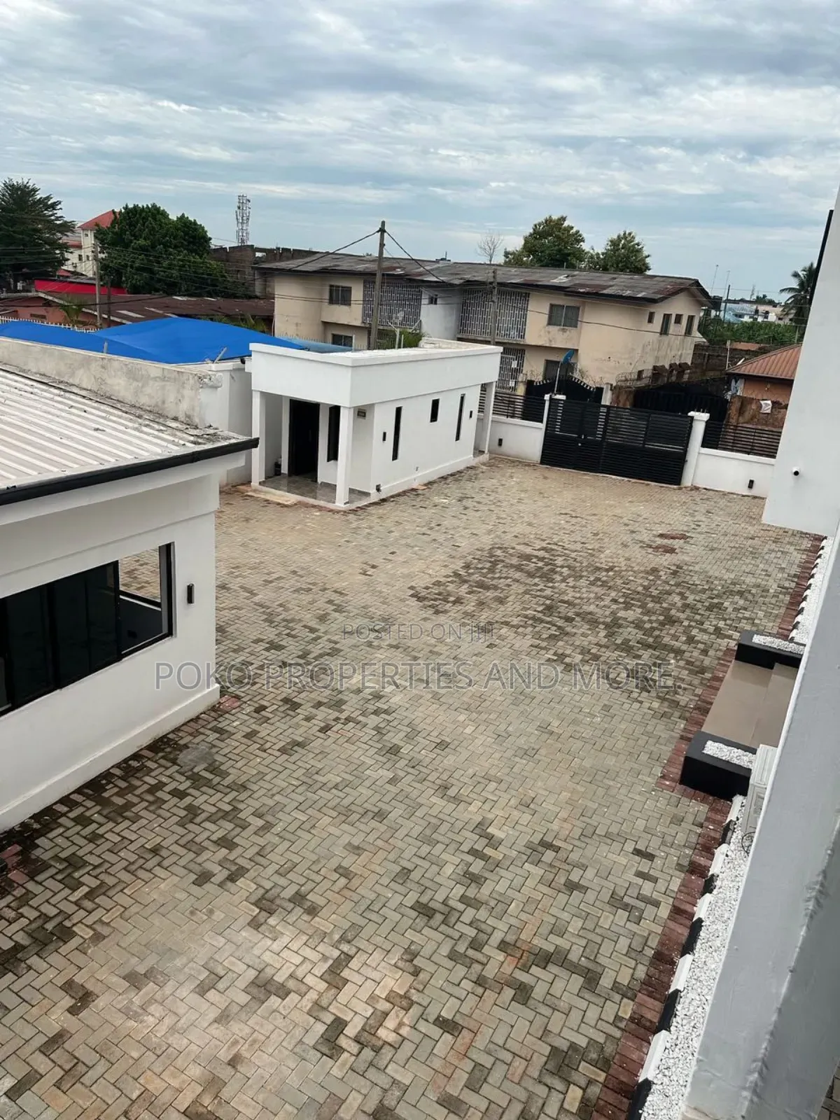 Furnished 9bdrm Mansion in Benin City for sale