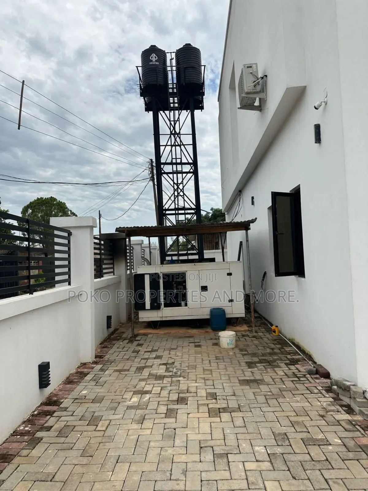 Furnished 9bdrm Mansion in Benin City for sale