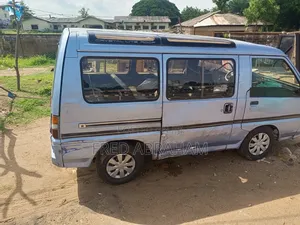 Mitsubishi L300 2002 Blue