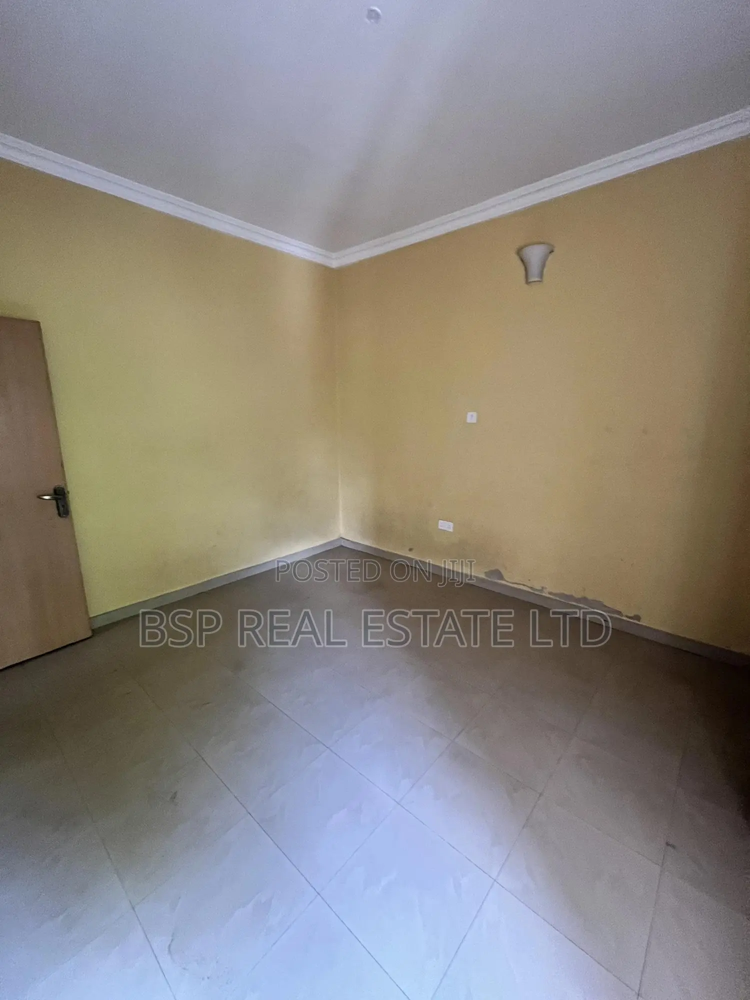 3bdrm Apartment in 300 Wuse 2 for rent