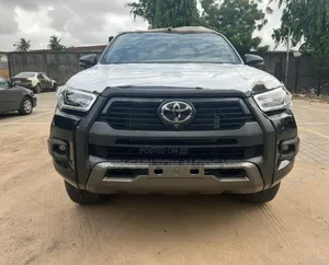New Toyota Hilux 2023 Black