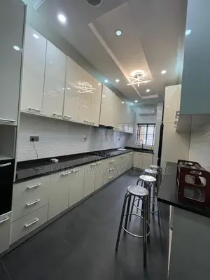 4 Bedroom Duplex Apartment