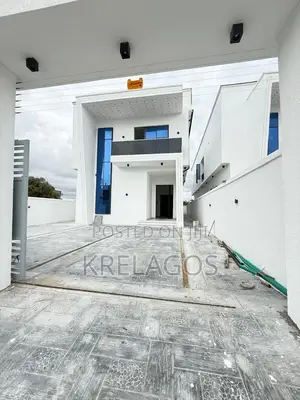 5bdrm Duplex in Off Lekki-Epe Expressway for sale