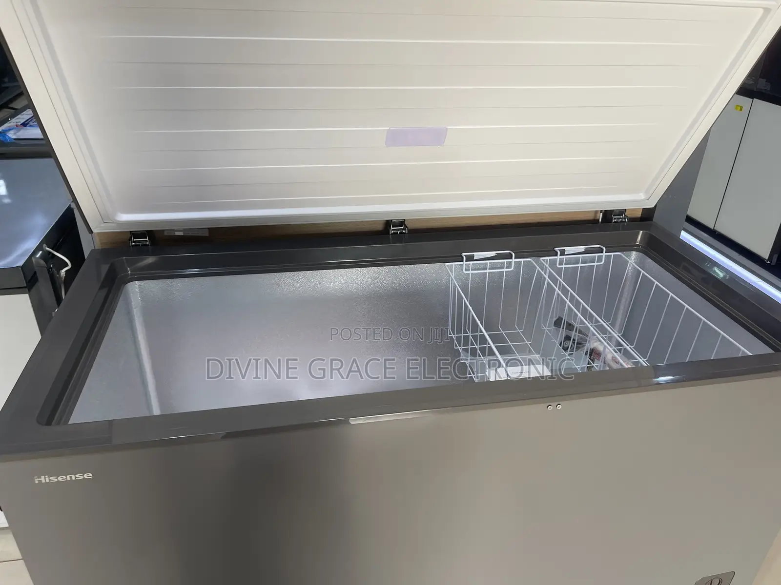 420 Litres Hisense Chest Freezer