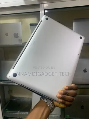Laptop Apple MacBook Pro 2019 16GB Intel Core I7 SSD 512GB