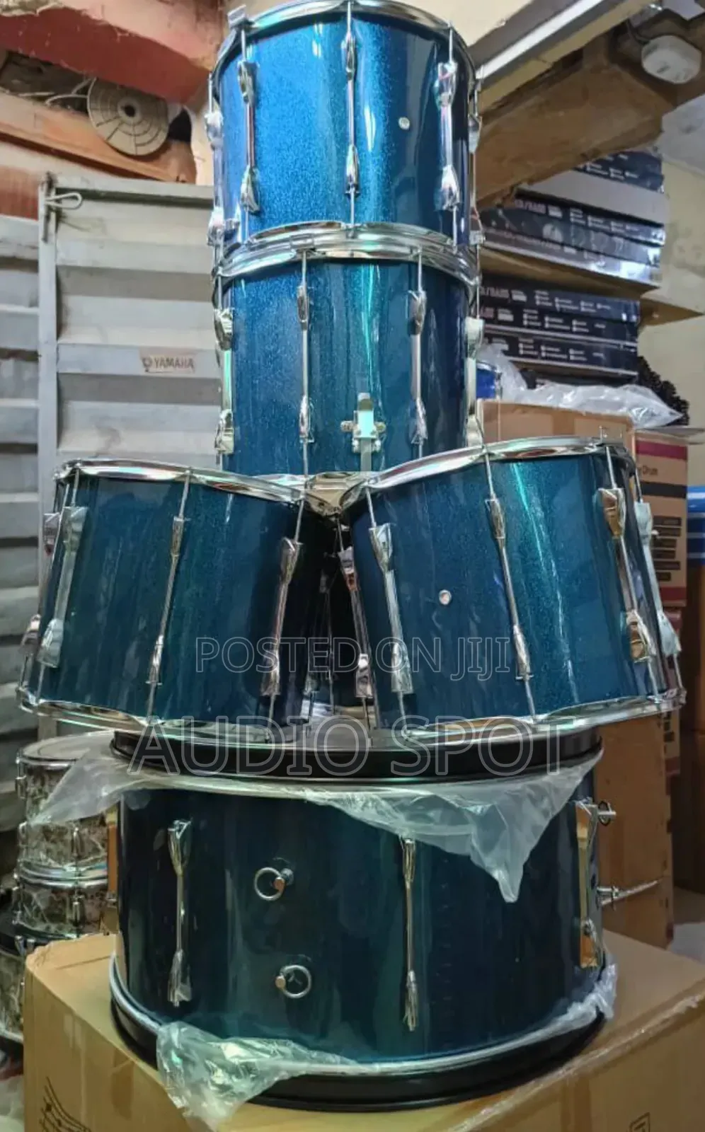 Yamaha 6pcs Professional Parade Drums With Full Accessories