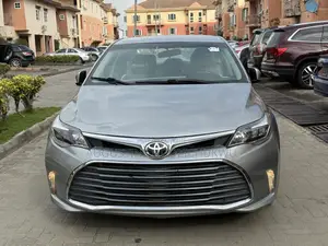 Photo - Toyota Avalon XLE FWDSedan (3.6L 6cyl 6A) 2016 Silver