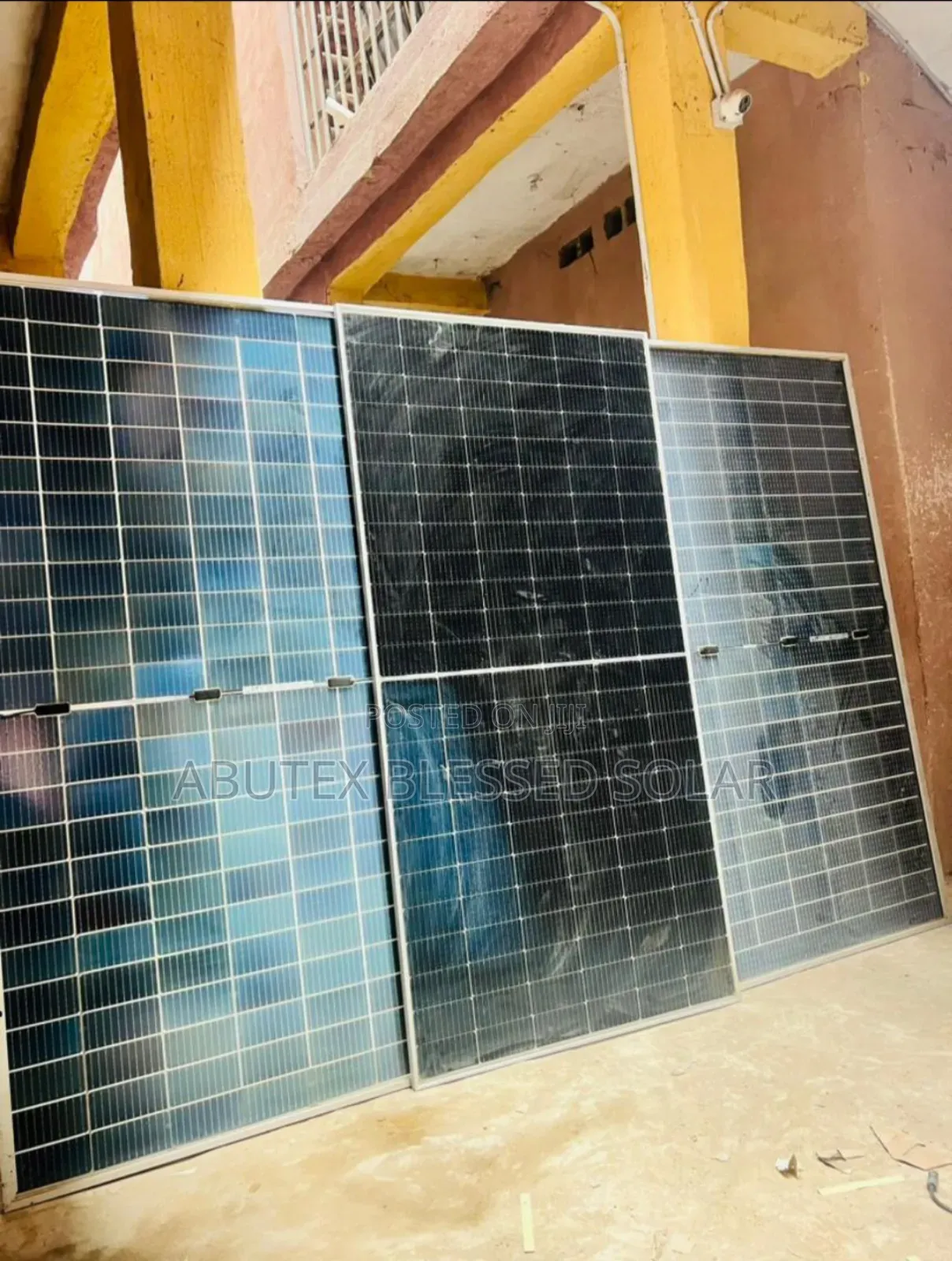 600watt Jinko Solar Panel Half Cut