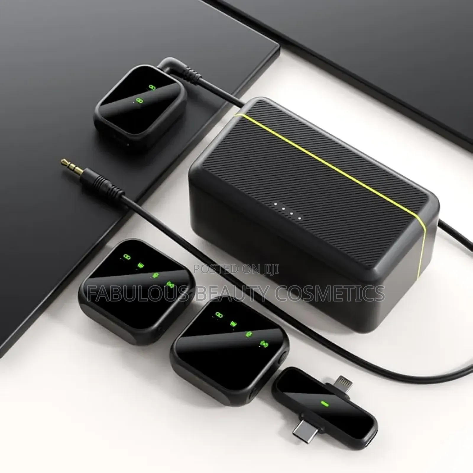 Wireless Lavalier Microphone for iPhone/Android Phones