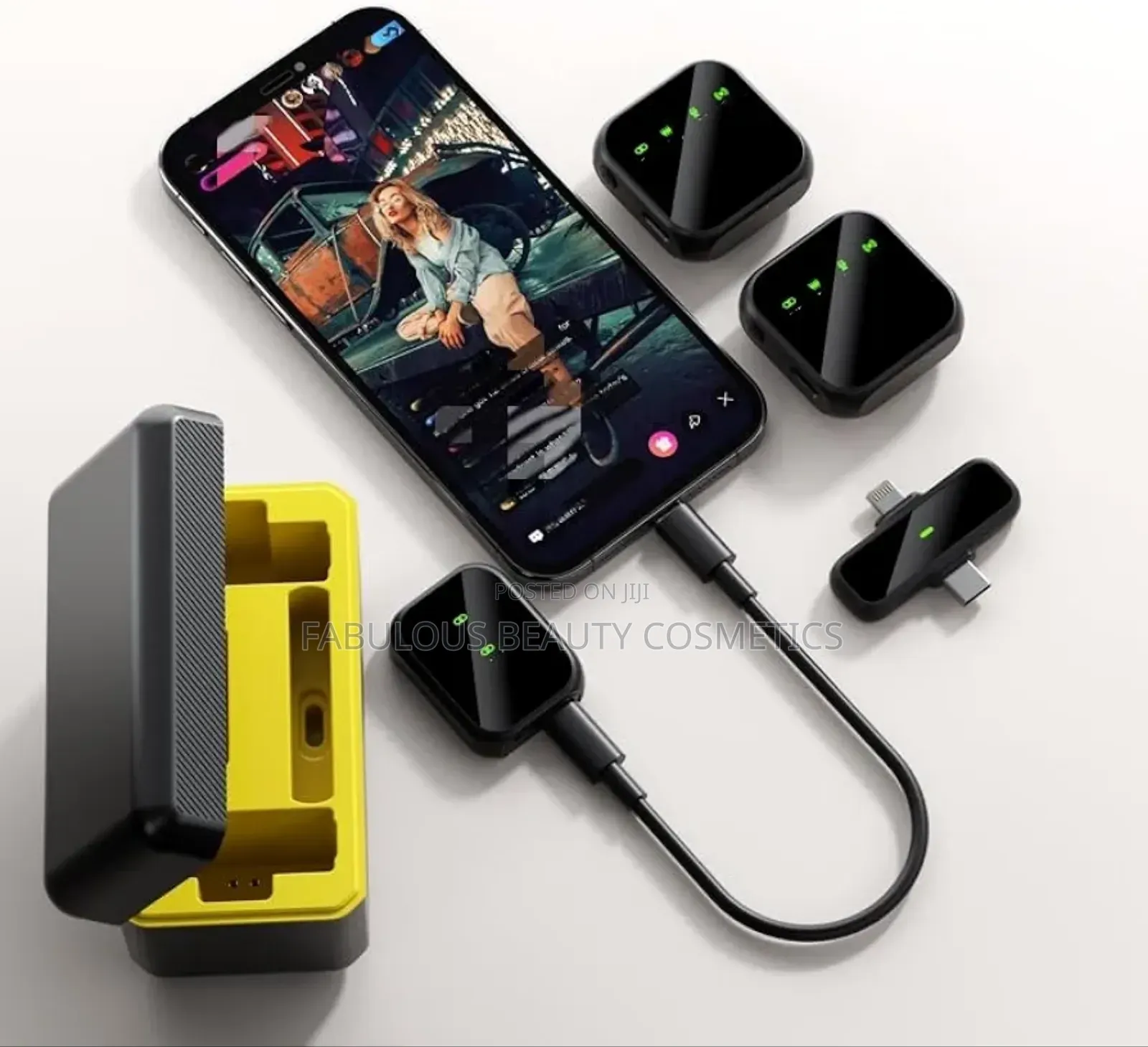  Wireless Lavalier Microphone for iPhone/Android Phones
