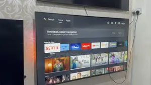 65 Inch Philips Android 4k Uhd Hdr With  Screen Mirror  Etc