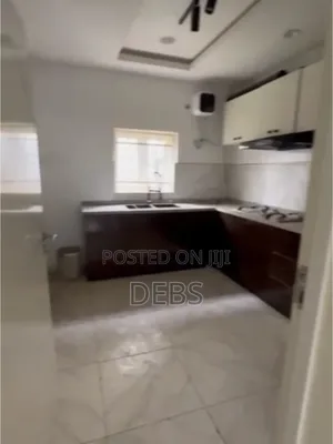 3bdrm Townhouse / Terrace in Brokeshore Estate , Gwarinpa for rent